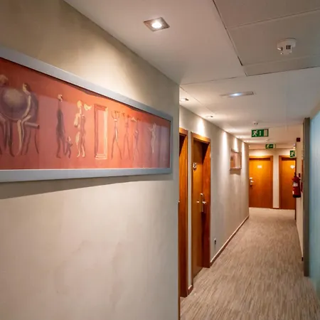 ホテル アバ ランブラ